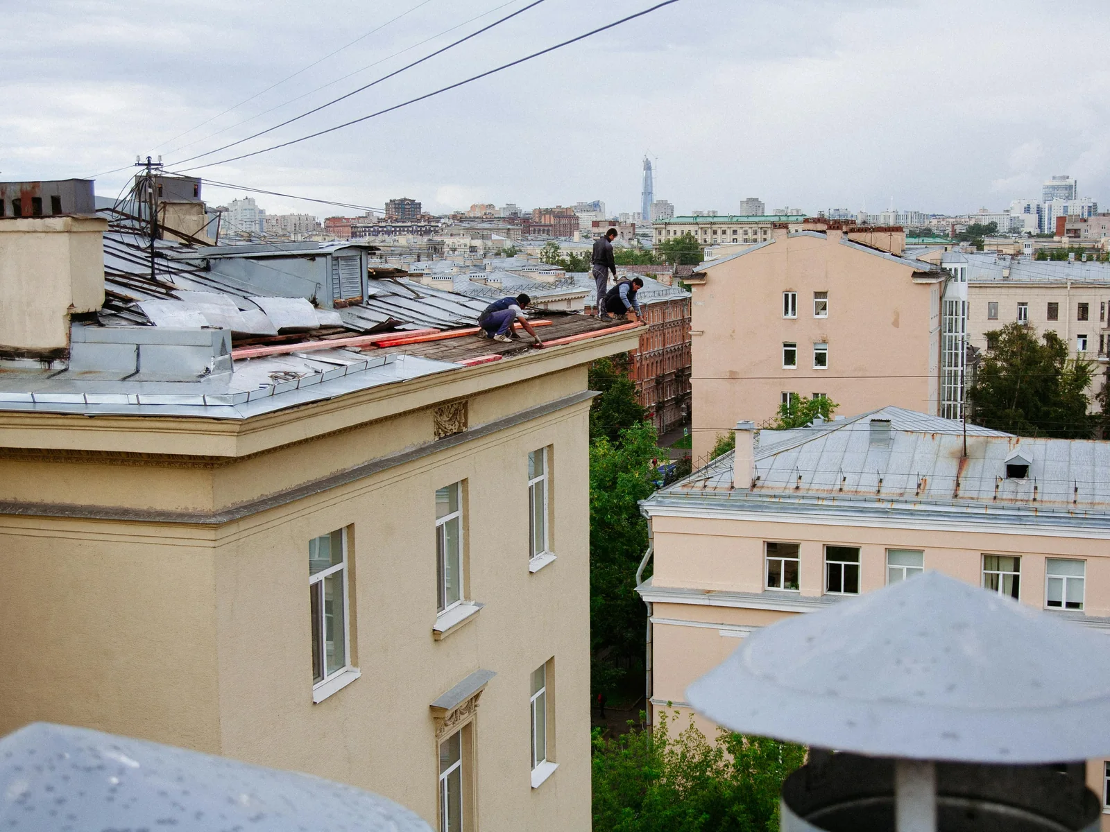 Location - Mesa 1 Mesa commercial roofing crew and project photo
